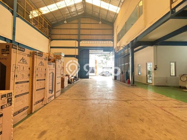 Gudang Disewa di Bekasi dengan LB 1114m2 Area Komersial Ramai Gudang Disewa di Bekasi dengan LB 1114m2 Area Komersial Ramai
