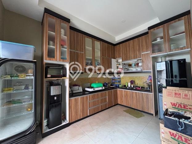 Rumah Kontrakan Bekasi LT 280m2 LB 250m2 Kawasan Grand Wisata Rumah Kontrakan Bekasi LT 280m2 LB 250m2 Kawasan Grand Wisata