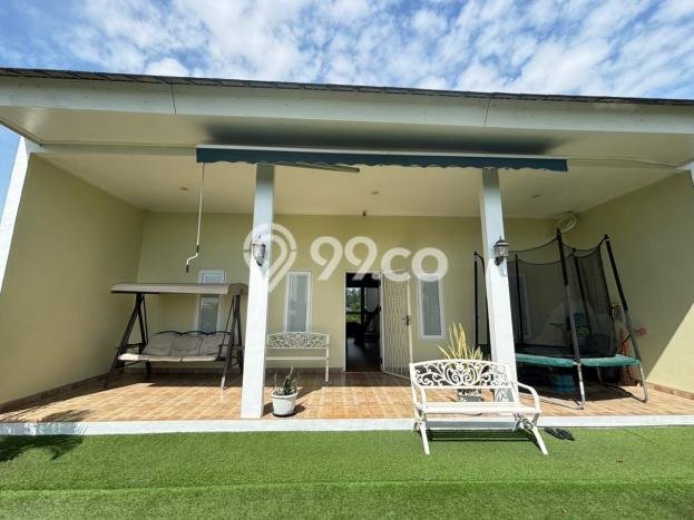 For Sale! Luxury House LT 200m2 Desain Elegan di Grand Wisata For Sale! Luxury House LT 200m2 Desain Elegan di Grand Wisata