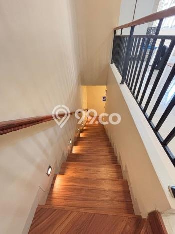 Dijual Rumah Luas Elegan Dengan View Cantik di Grand Wisata, Bekasi Dijual Rumah Luas Elegan Dengan View Cantik di Grand Wisata, Bekasi