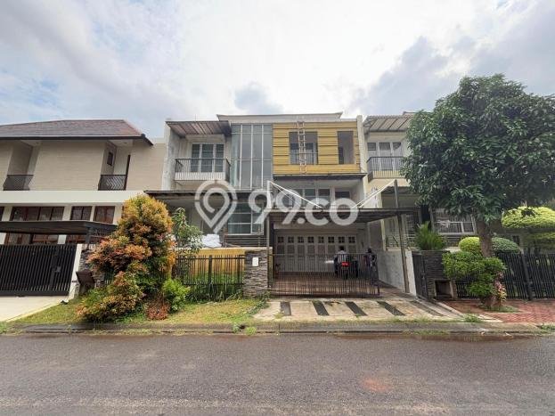 Jual Rumah Mewah Elegan Dengan View Cantik di Grand Wisata, Bekasi Jual Rumah Mewah Elegan Dengan View Cantik di Grand Wisata, Bekasi