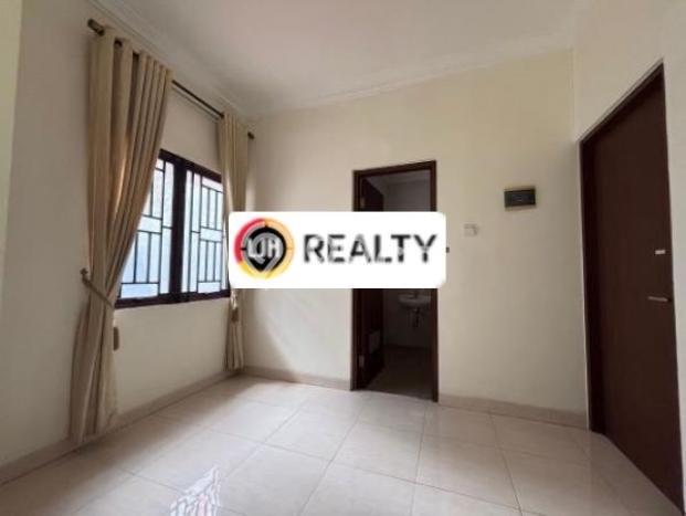 SPECIAL OFFER! Rumah Nyaman area Grand Wisata, Luas 180m² Bangunan 125m² SPECIAL OFFER! Rumah Nyaman area Grand Wisata, Luas 180m² Bangunan 125m²
