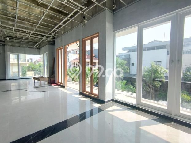 Hunian Elit LB 240m2 Siap Pakai Desain Elegan di Sunter, Jakarta Utara Hunian Elit LB 240m2 Siap Pakai Desain Elegan di Sunter, Jakarta Utara