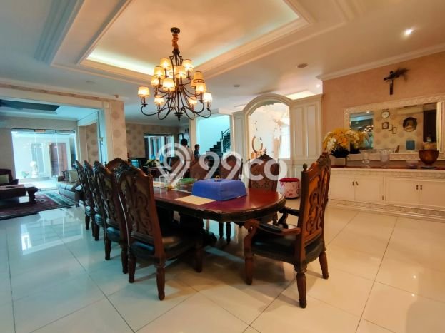 Hunian Mewah LB 770m2 Siap Huni Desain Elegan di Sunter, Jakarta Utara Hunian Mewah LB 770m2 Siap Huni Desain Elegan di Sunter, Jakarta Utara