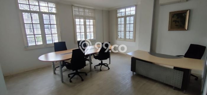 LOKASI STRATEGIS! Ruko di Kelapa Gading, Luas 396m², Area Komersial, Jalan Utama LOKASI STRATEGIS! Ruko di Kelapa Gading, Luas 396m², Area Komersial, Jalan Utama