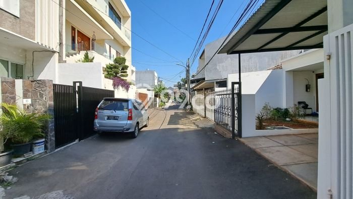 Rumah Strategis Minimalis Lb 90m2 di Kelapa Gading, Jakarta Utara Rumah Strategis Minimalis Lb 90m2 di Kelapa Gading, Jakarta Utara