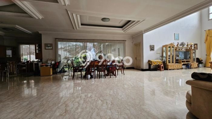Rumah Eksklusif Siap Huni LT 768m2 di Kelapa Gading, Jakarta Utara Rumah Eksklusif Siap Huni LT 768m2 di Kelapa Gading, Jakarta Utara
