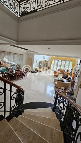 Rumah Eksklusif Siap Huni LT 768m2 di Kelapa Gading, Jakarta Utara Rumah Eksklusif Siap Huni LT 768m2 di Kelapa Gading, Jakarta Utara