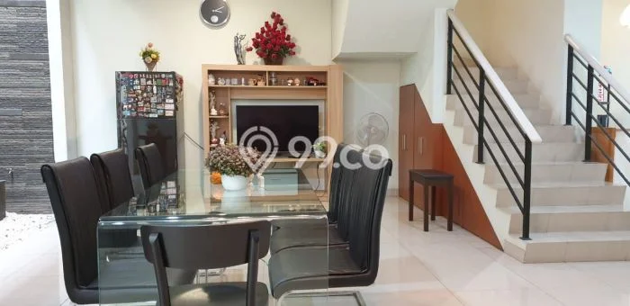 Ready to Use! Premium House LT 120m2 Desain Modern di Ancol Ready to Use! Premium House LT 120m2 Desain Modern di Ancol