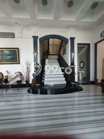 Hunian Mewah LB 800m2 Siap Pakai Desain Elegan di Sunter, Jakarta Utara Hunian Mewah LB 800m2 Siap Pakai Desain Elegan di Sunter, Jakarta Utara