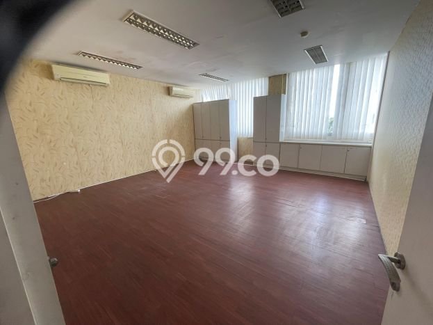 Unit Kantor disewakan di Gambir Jakarta Pusat dengan LT 1531m2 / LB 3262m2 Unit Kantor disewakan di Gambir Jakarta Pusat dengan LT 1531m2 / LB 3262m2
