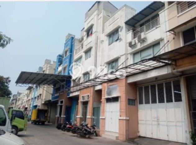 Unit Gudang Dijual di Jakarta Utara LT 333m2 & LB 333m2 Unit Gudang Dijual di Jakarta Utara LT 333m2 & LB 333m2