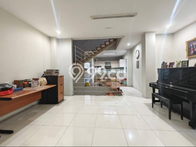 Ruko Komersial Dijual di Kemayoran Jakarta Pusat LT 170m2 & LB 600m2 Ruko Komersial Dijual di Kemayoran Jakarta Pusat LT 170m2 & LB 600m2