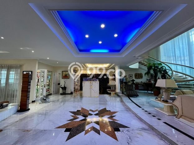 Dijual Rumah Luas Elegan Dengan View Eksklusif di Mega Kuningan, Jakarta Selatan Dijual Rumah Luas Elegan Dengan View Eksklusif di Mega Kuningan, Jakarta Selatan