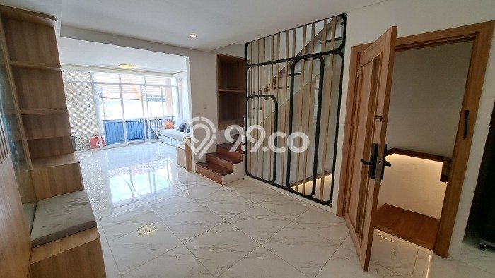 Siap Huni Rumah Mewah 3 Kamar di Tebet Dekat ke Mana Pun Siap Huni Rumah Mewah 3 Kamar di Tebet Dekat ke Mana Pun