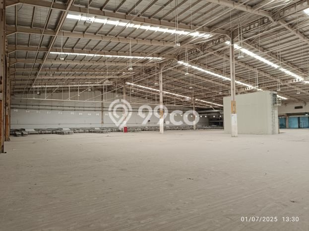 Unit Gudang Disewakan di Cikarang di Area Ramai & Strategis Unit Gudang Disewakan di Cikarang di Area Ramai & Strategis