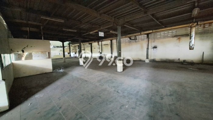 Area Ramai! Gudang Dijual di Cikarang Barat untuk Bisnis Luas Bangunan 1500m2 Area Ramai! Gudang Dijual di Cikarang Barat untuk Bisnis Luas Bangunan 1500m2