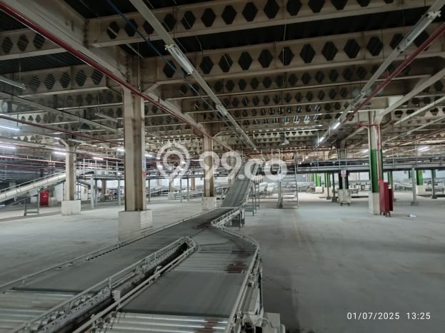 Unit Gudang Disewakan di Cikarang di Area Ramai & Strategis Unit Gudang Disewakan di Cikarang di Area Ramai & Strategis