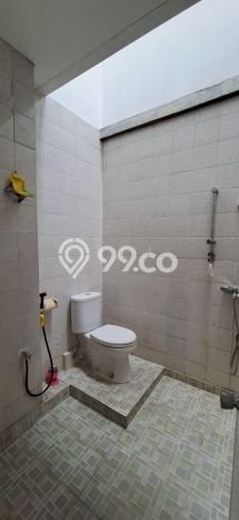 Disewakan! Rumah 4 Kamar Tidur &
2 Kamar Mandi di Sektor 2 - Bintaro, Jakarta Selatan Disewakan! Rumah 4 Kamar Tidur &
2 Kamar Mandi di Sektor 2 - Bintaro, Jakarta Selatan