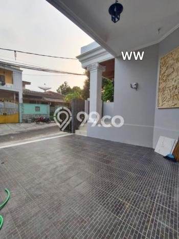 For Sale Rumah 4 Kamar Lokasi Ideal Bagus dan Strategis di Cinere For Sale Rumah 4 Kamar Lokasi Ideal Bagus dan Strategis di Cinere
