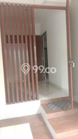 Sewa Rumah Murah di Sektor 9-Bintaro Tangerang Selatan dengan 5 Kamar Tidur Sewa Rumah Murah di Sektor 9-Bintaro Tangerang Selatan dengan 5 Kamar Tidur
