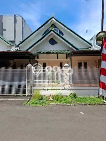 Jarang Ada! Rumah Sewa 4 Kamar Nyaman Siap Huni Sektor 9-Bintaro Jarang Ada! Rumah Sewa 4 Kamar Nyaman Siap Huni Sektor 9-Bintaro
