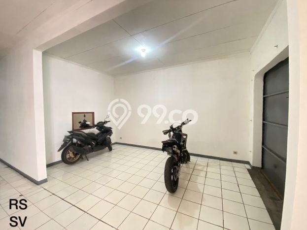 Hunian Mewah LB 200m2 Siap Huni Desain Elegan di Sektor 1 - Bintaro, Jakarta Selatan Hunian Mewah LB 200m2 Siap Huni Desain Elegan di Sektor 1 - Bintaro, Jakarta Selatan