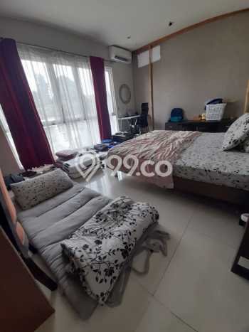 Disewakan! Rumah 5 Kamar Tidur &
4 Kamar Mandi di Sektor 3A - Bintaro, Tangerang Selatan Disewakan! Rumah 5 Kamar Tidur &
4 Kamar Mandi di Sektor 3A - Bintaro, Tangerang Selatan