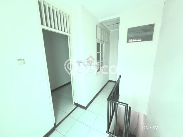 LISTING BARU! Rumah kawasan Sektor 2 - Bintaro, Ready, 4 KM, Dekat Sektor 2 - Bintaro, Jakarta Selatan, Jakarta Selatan, LT 224m2m² Bangunan 250m2m² LISTING BARU! Rumah kawasan Sektor 2 - Bintaro, Ready, 4 KM, Dekat Sektor 2 - Bintaro, Jakarta Selatan, Jakarta Selatan, LT 224m2m² Bangunan 250m2m²