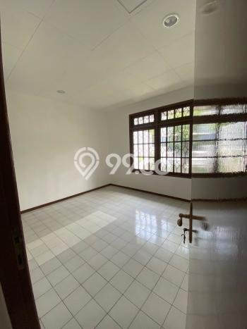Jarang Ada! Rumah Sewa 4 Kamar Bagus Siap Huni Sektor 2 - Bintaro Jarang Ada! Rumah Sewa 4 Kamar Bagus Siap Huni Sektor 2 - Bintaro
