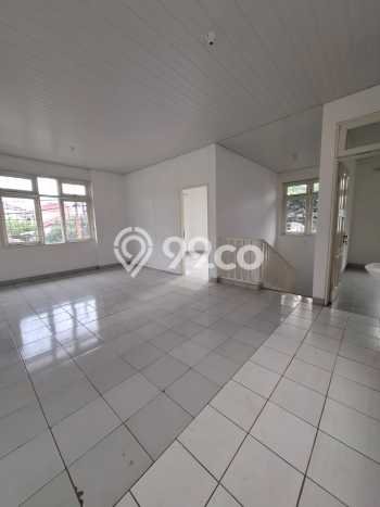 Rumah sewa siap huni 5 KT di Sektor 2 - Bintaro, Jakarta Selatan Rumah sewa siap huni 5 KT di Sektor 2 - Bintaro, Jakarta Selatan