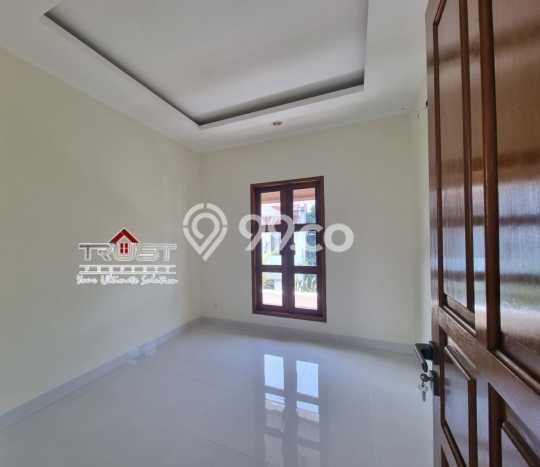 Rumah Modern Cantik 4 KT Bisa Langsung Pindah di Ciputat Rumah Modern Cantik 4 KT Bisa Langsung Pindah di Ciputat