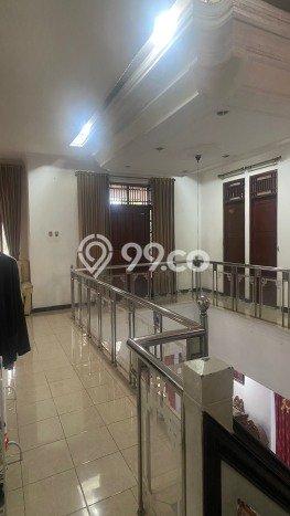 Rumah Elit LB 250m2 Siap Pakai Desain Elegan di Cipadu, Tangerang Rumah Elit LB 250m2 Siap Pakai Desain Elegan di Cipadu, Tangerang