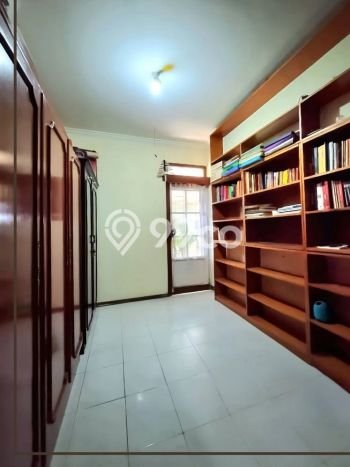 Rumah Elit Modern Siap Huni di Pondok Indah Jakarta Selatan Rumah Elit Modern Siap Huni di Pondok Indah Jakarta Selatan