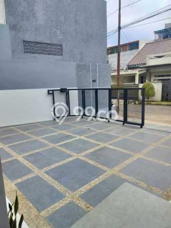 Rumah Mewah LB 180m2 Siap Pakai Desain Elegan di Bintaro, Tangerang Selatan Rumah Mewah LB 180m2 Siap Pakai Desain Elegan di Bintaro, Tangerang Selatan