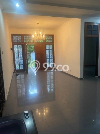 Disewakan! Rumah 5 Kamar Tidur &
4 Kamar Mandi di Tanah Kusir, Jakarta Selatan Disewakan! Rumah 5 Kamar Tidur &
4 Kamar Mandi di Tanah Kusir, Jakarta Selatan