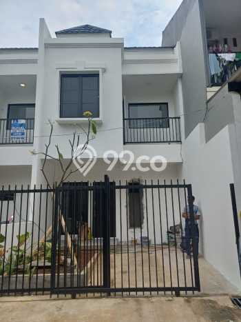 For Sale Hunian Rumah Terawat 3 Kamar di Sektor 3A - Bintaro, Tangerang Selatan For Sale Hunian Rumah Terawat 3 Kamar di Sektor 3A - Bintaro, Tangerang Selatan
