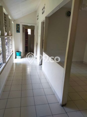 Rumah di Riau, 3 KM, Area Strategis, Luas 550m² Bangunan 350m² Rumah di Riau, 3 KM, Area Strategis, Luas 550m² Bangunan 350m²