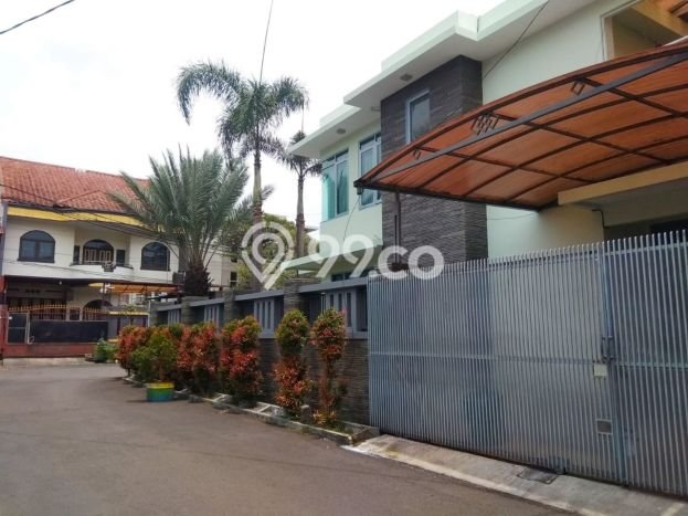 Disewakan! Rumah 4 Kamar Tidur &
1 Kamar Mandi di Buah Batu, Bandung Disewakan! Rumah 4 Kamar Tidur &
1 Kamar Mandi di Buah Batu, Bandung