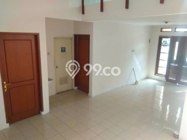 Rumah di Buah Batu, Akses ke Stasiun, 3 KT, LT 140m² LB 110m² Rumah di Buah Batu, Akses ke Stasiun, 3 KT, LT 140m² LB 110m²