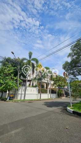 Rumah Asri area Kelapa Gading, 5 KT, Area Tenang, Luas 329m2m² Bangunan 400m2m² Rumah Asri area Kelapa Gading, 5 KT, Area Tenang, Luas 329m2m² Bangunan 400m2m²