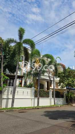 Rumah Asri area Kelapa Gading, 5 KT, Area Tenang, Luas 329m2m² Bangunan 400m2m² Rumah Asri area Kelapa Gading, 5 KT, Area Tenang, Luas 329m2m² Bangunan 400m2m²