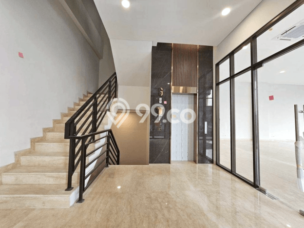Unit Ruko Disewakan di Gading Serpong di Area Ramai & Strategis Unit Ruko Disewakan di Gading Serpong di Area Ramai & Strategis