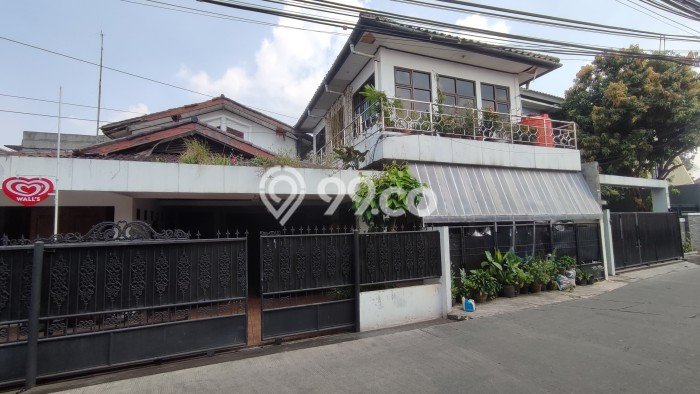 Hunian Mewah LB 306m2 Siap Pakai Desain Elegan di Gandaria, Jakarta Selatan Hunian Mewah LB 306m2 Siap Pakai Desain Elegan di Gandaria, Jakarta Selatan