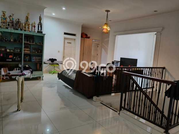 Hunian Elit LB 480m2 Siap Pakai Desain Elegan di Bintaro, Tangerang Selatan Hunian Elit LB 480m2 Siap Pakai Desain Elegan di Bintaro, Tangerang Selatan