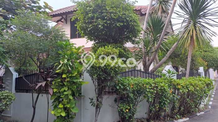 Jual Rumah Luas Elegan Dengan View Eksklusif di Pejaten, Jakarta Selatan Jual Rumah Luas Elegan Dengan View Eksklusif di Pejaten, Jakarta Selatan
