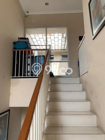 Rumah Elit Modern Tanpa Renovasi di Jatiwaringin Bekasi Rumah Elit Modern Tanpa Renovasi di Jatiwaringin Bekasi