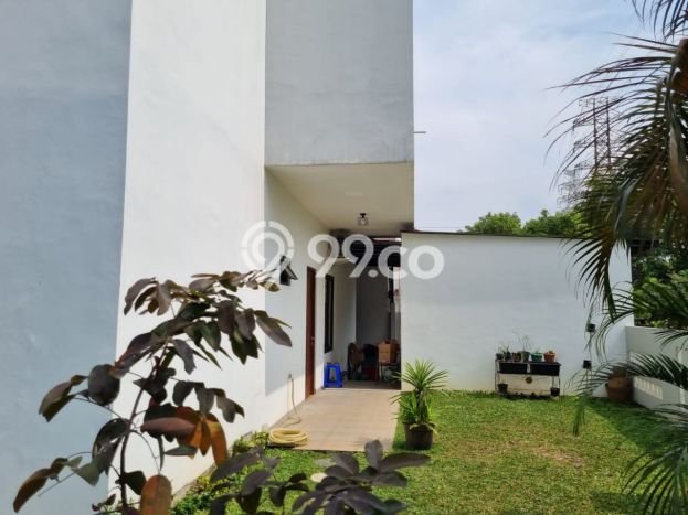 For Sale! Premium House LT 357m2 Desain Elegan di Jatibening For Sale! Premium House LT 357m2 Desain Elegan di Jatibening