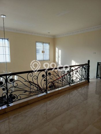 Jual Rumah Mewah Elegan Dengan View Cantik di Kota Wisata, Jakarta Timur Jual Rumah Mewah Elegan Dengan View Cantik di Kota Wisata, Jakarta Timur