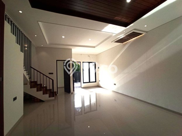 Jual Rumah Mewah Elegan Dengan View Eksklusif di Rawamangun, Jakarta Timur Jual Rumah Mewah Elegan Dengan View Eksklusif di Rawamangun, Jakarta Timur